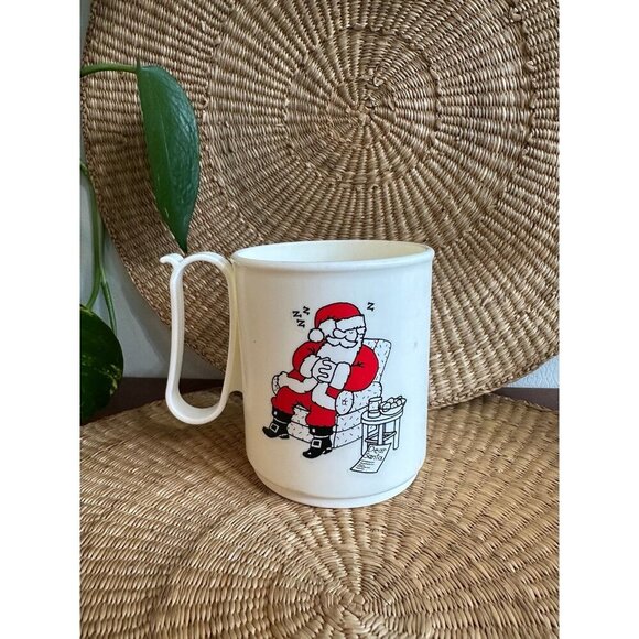Tupperware Santa Christmas plastic mug - Picture 1 of 11